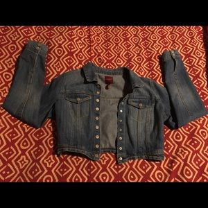 Cropped denim jacket